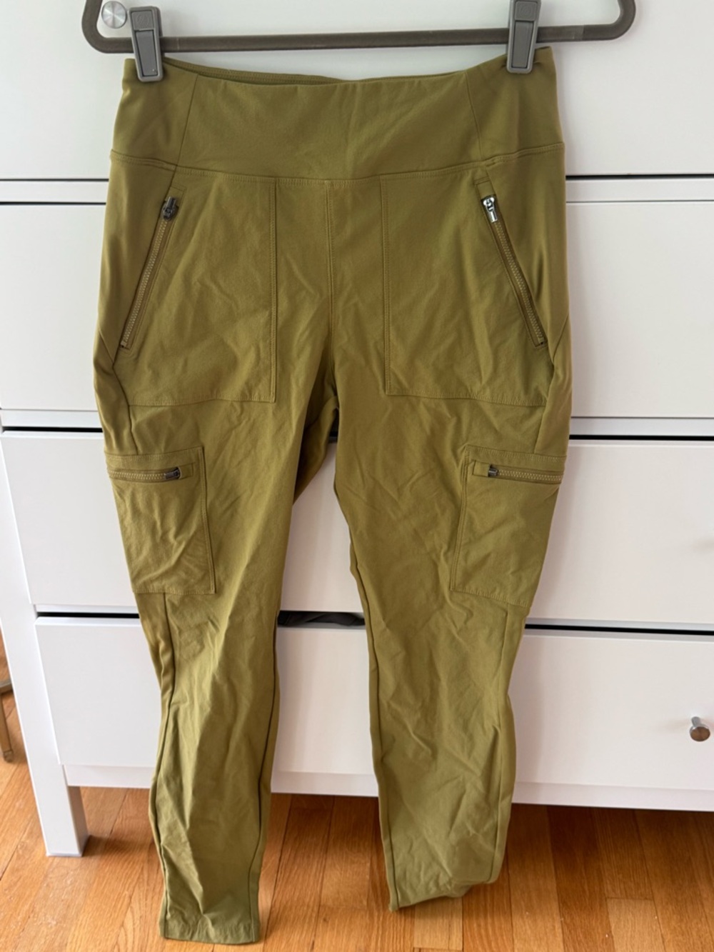 Athleta Headlands Hybrid High Rise Cargo Leggings